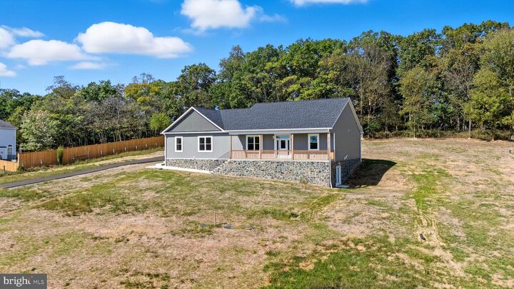 Property Photo: 607 Slonaker Lane WV 25405