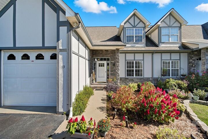 Property Photo: 19 Heron Cove Loop NC 28601