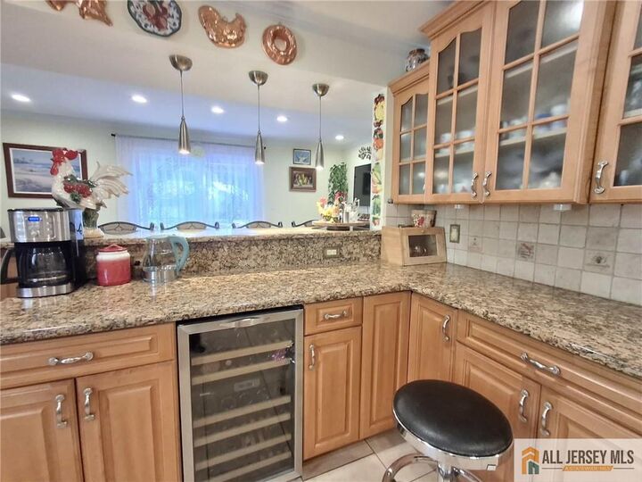 Property Photo:  5 Elaine Court  NJ 08857 