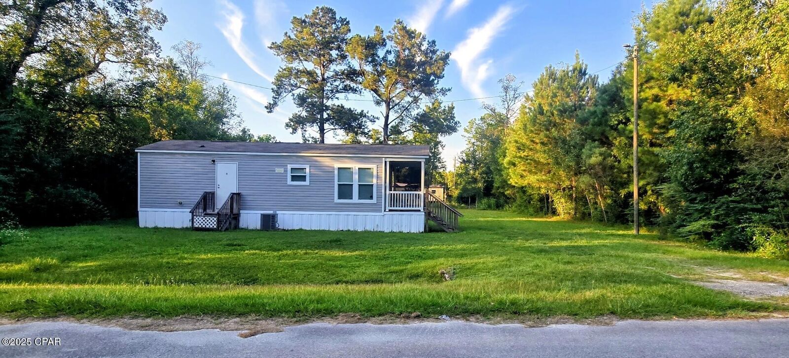 Property Photo: 233 Tennessee Street FL 32465