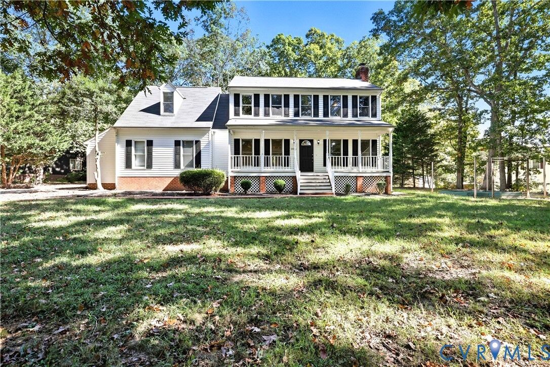 Property Photo: 3246 Sherwood Ridge Drive VA 23139