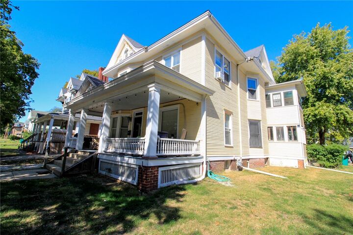 Property Photo: 452 W Prairie Avenue IL 62522