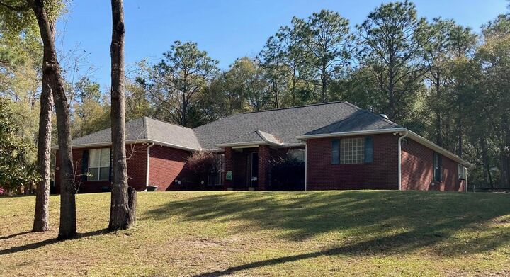 Property Photo: 5505 Kiowa Pass FL 32536