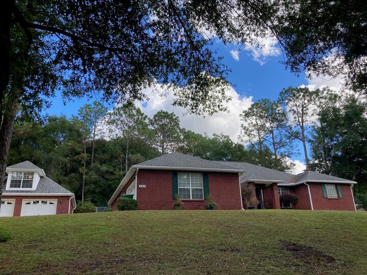 Property Photo:  5505 Kiowa Pass  FL 32536 