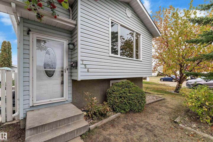 756 Johns Road NW  Edmonton AB T6L 6P2 photo