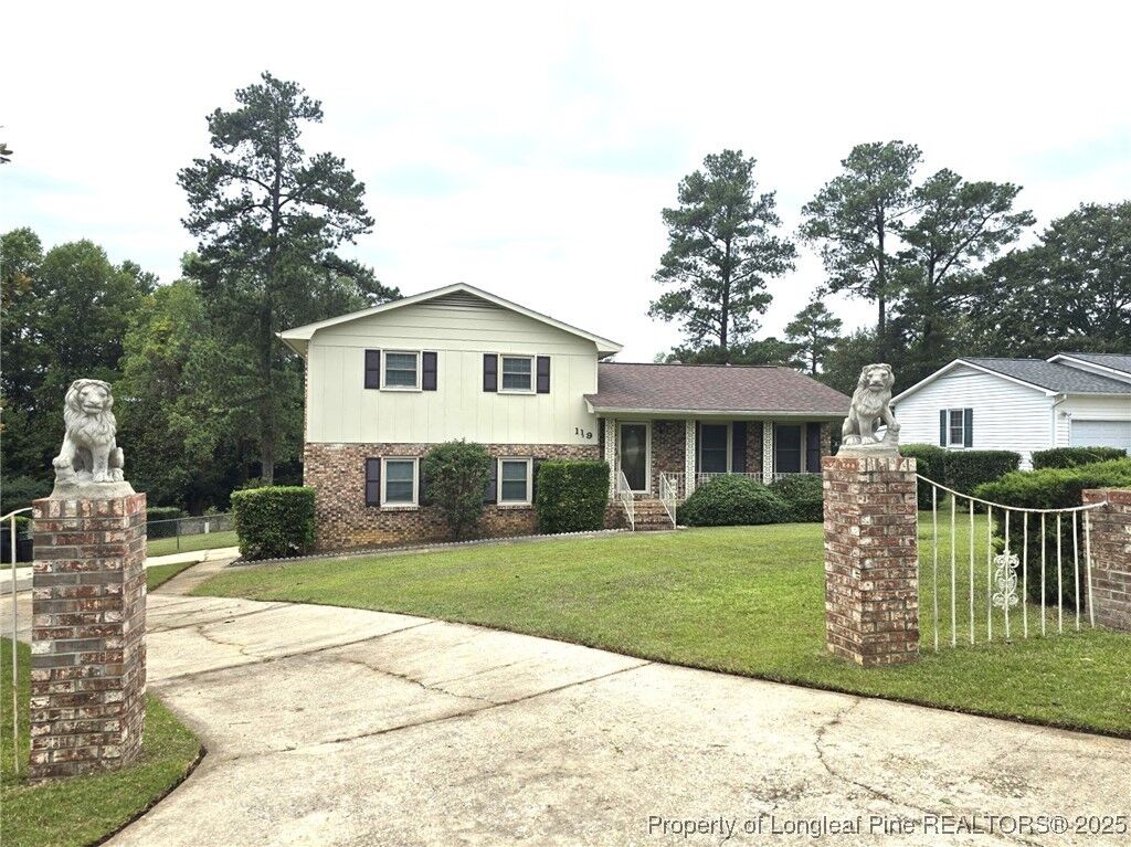Property Photo: 119 Ingleside Drive NC 28303