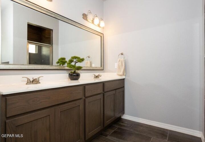 Property Photo: 912 Louisiana Downs Avenue TX 79932