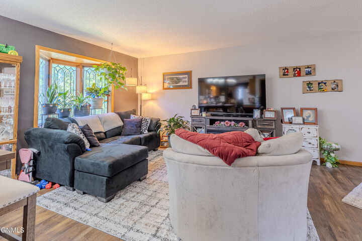 Property Photo: 916 16th Street SE ND 58554