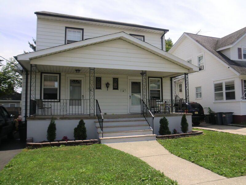 Property Photo:  40 Lewis Pl 40  NJ 07512 