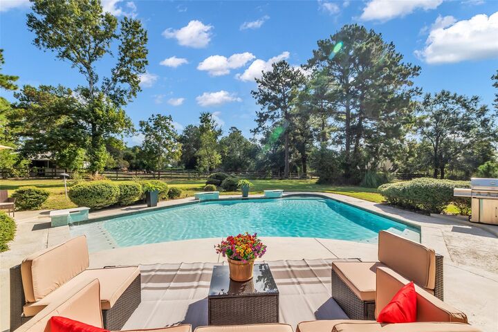 Property Photo: 1019 Towering Oaks Street Street TX 77355