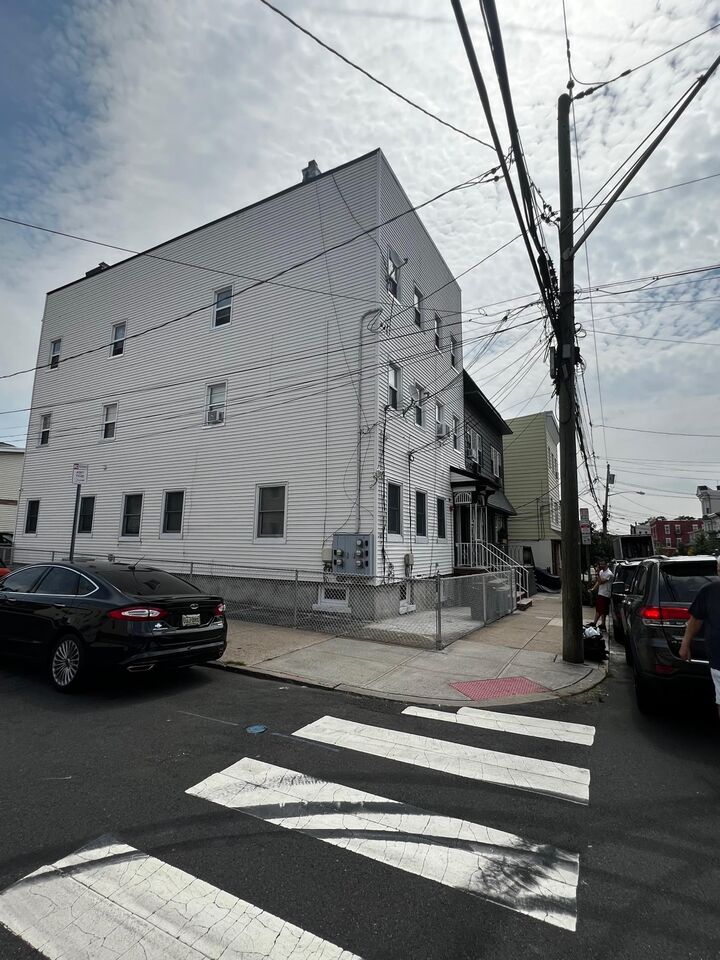 Property Photo: 38 Bleecker St 2L NJ 07307