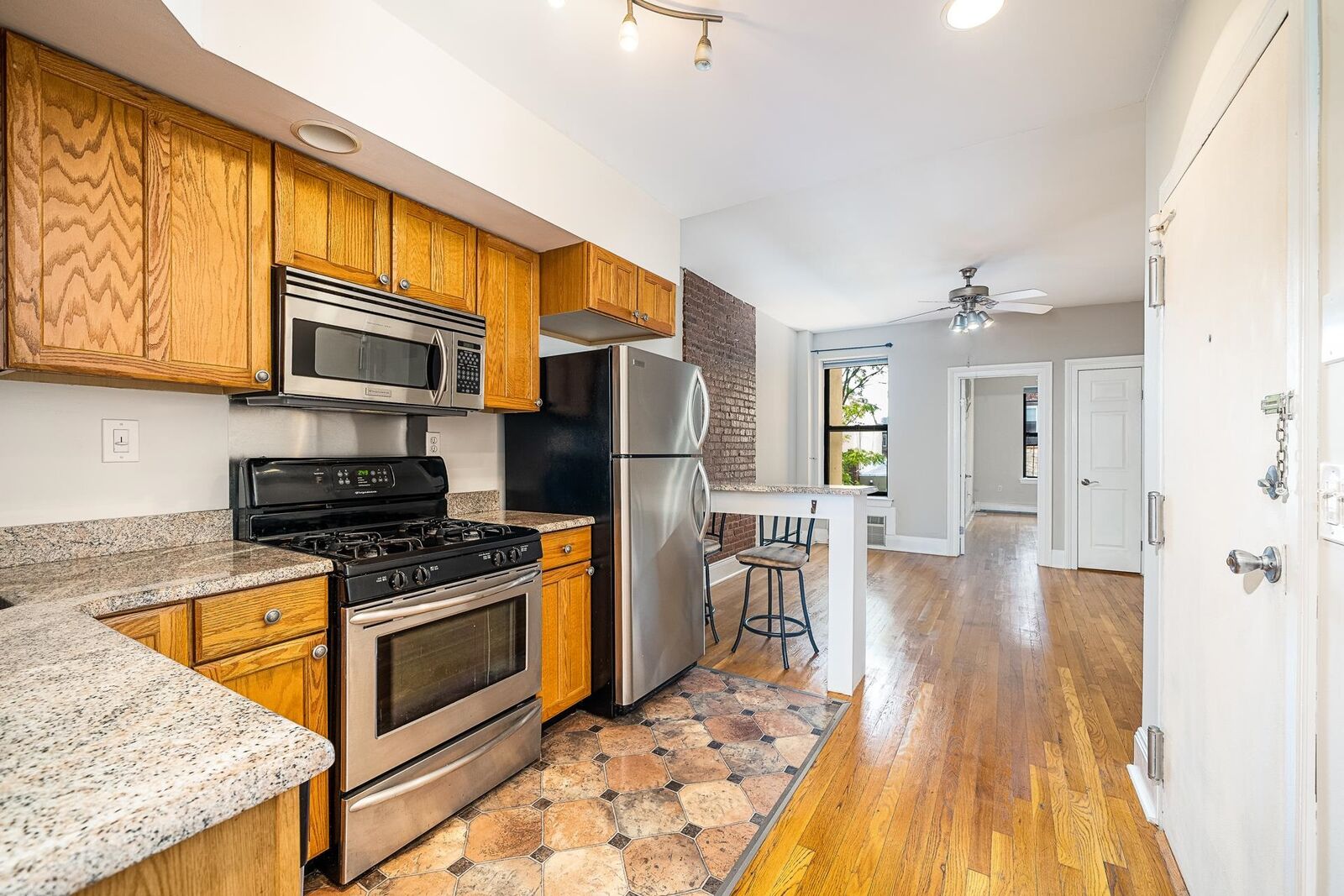 Property Photo:  422 Grand St 5  NJ 07030 