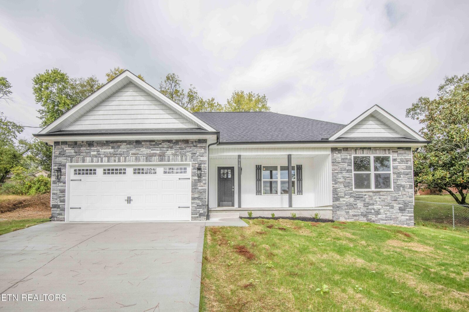 Property Photo:  914 McAdoo St  TN 37716 