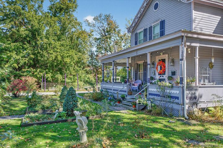 Property Photo:  4 Railroad Avenue  NY 12580 