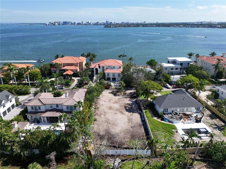Property Photo: 838 Norsota Way FL 34242