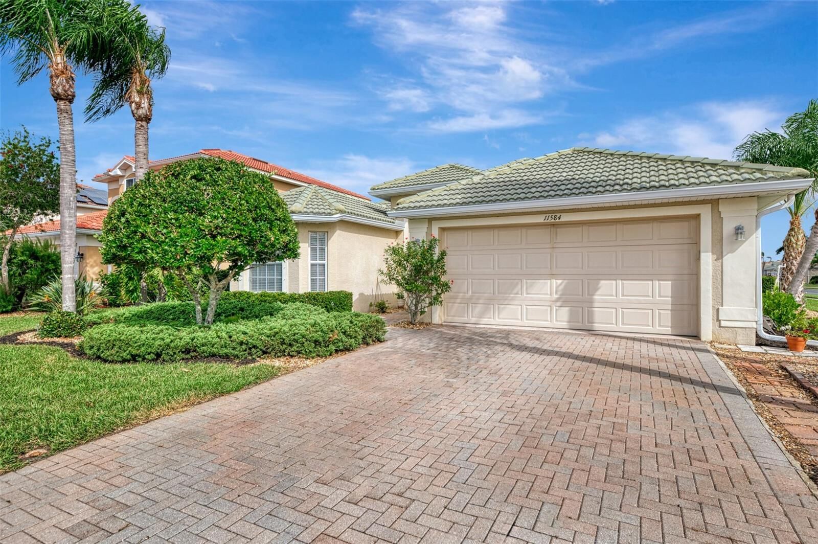 Property Photo: 11584 Dancing River Drive FL 34292
