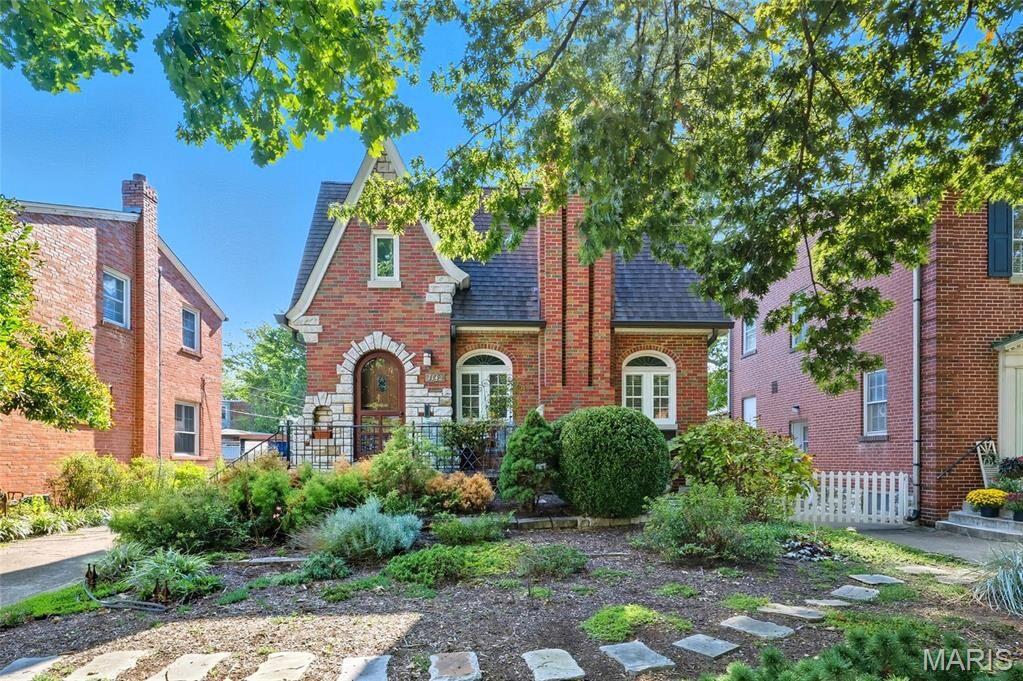 Property Photo:  7742 Wise Avenue  MO 63117 