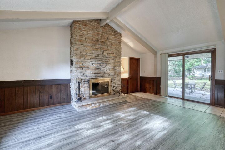 Property Photo: W207n13495 Fawn Ct WI 53076