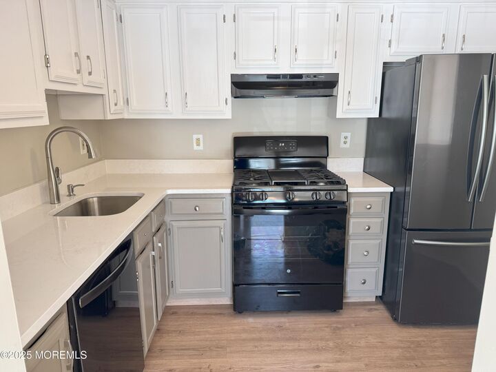 Property Photo:  157 Pinetree Court  NJ 07731 