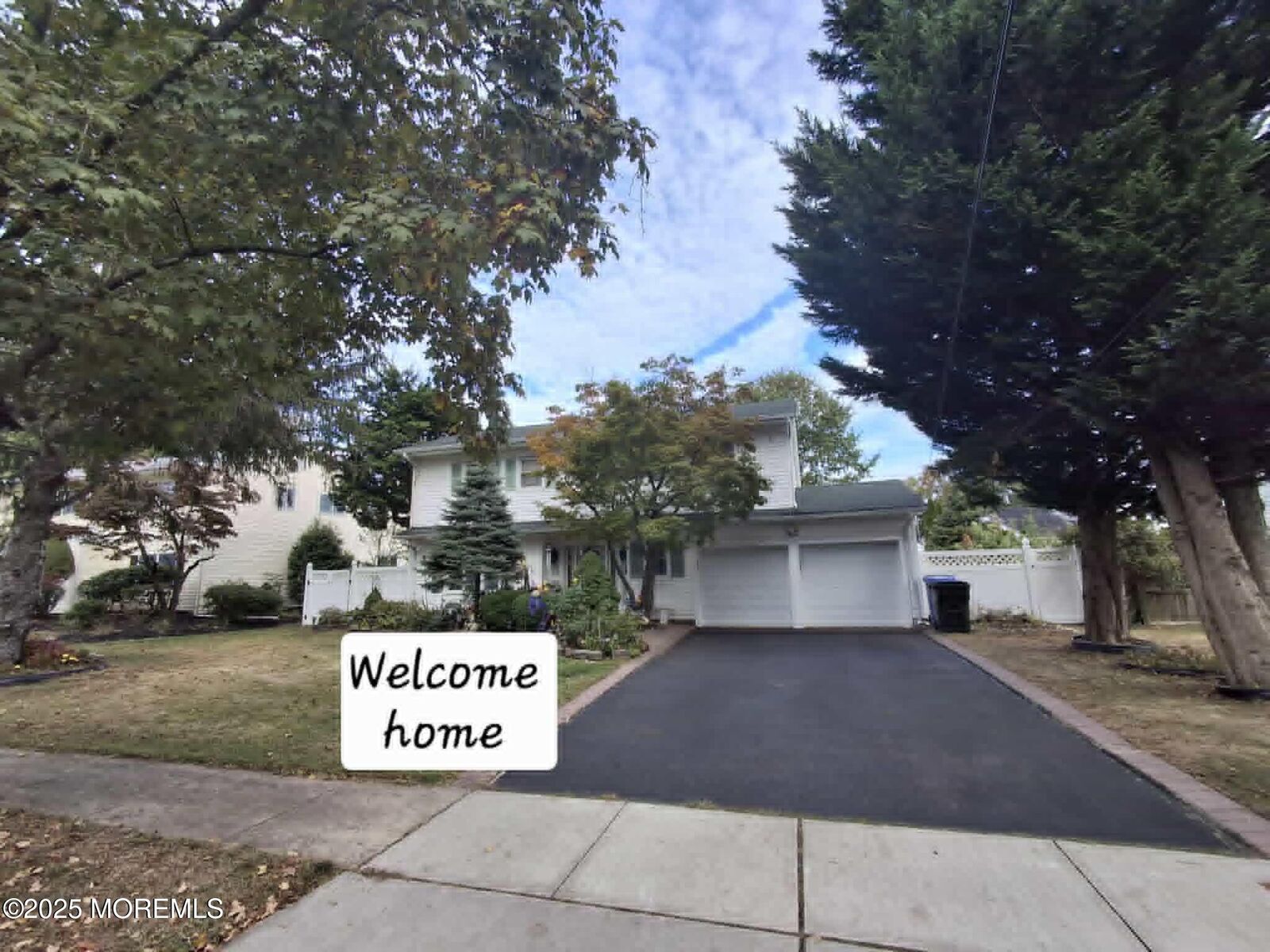 Property Photo:  5 Elaine Court  NJ 08857 
