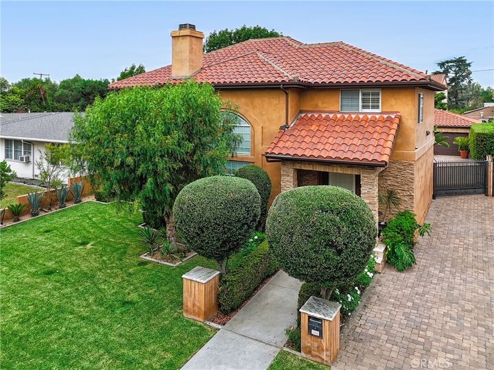 Property Photo:  9123 9123 Lemoran Avenue  CA 90240 