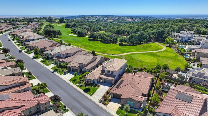 Property Photo: 1014 Hogarth Way CA 95762