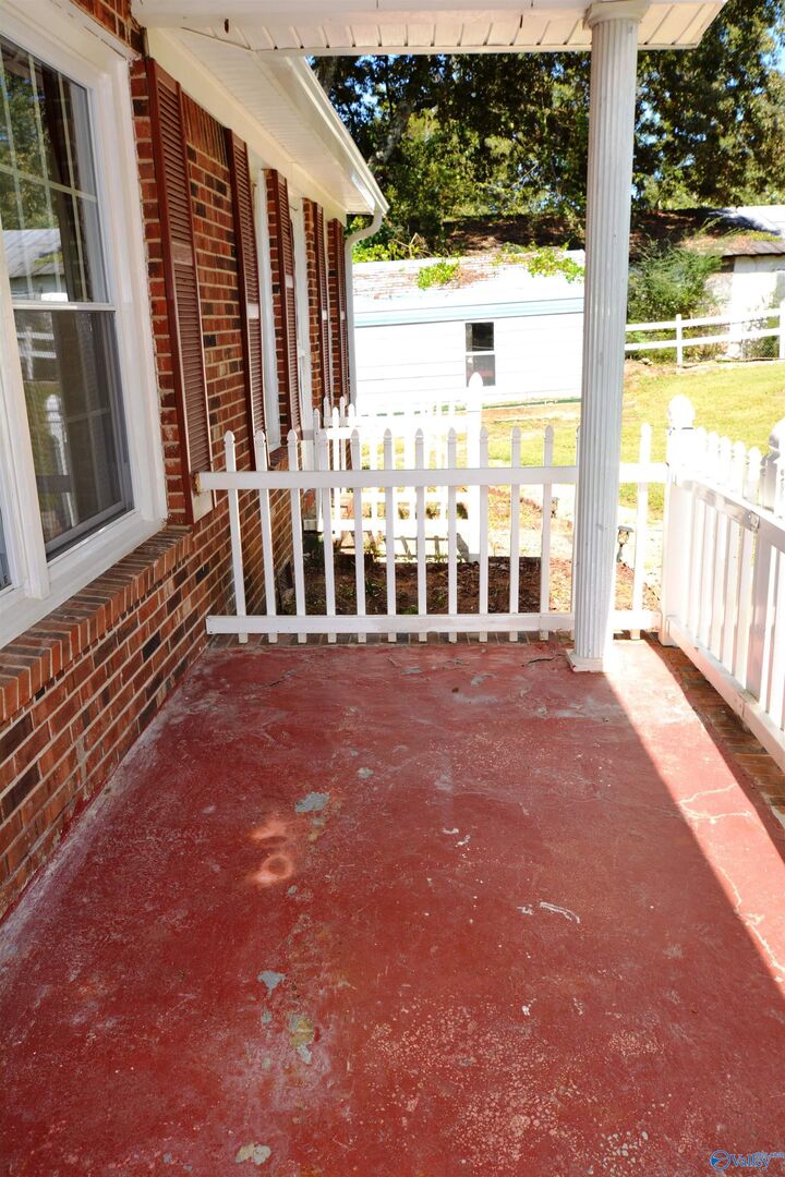 Property Photo:  5652 Maysville Road  AL 35761 