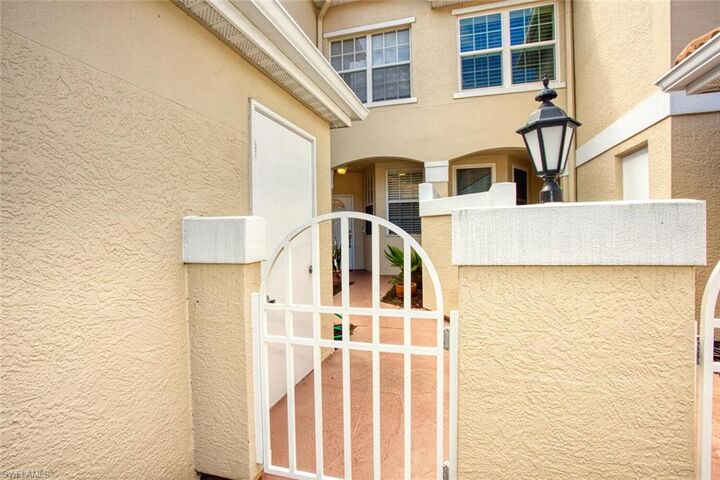 Property Photo: 8365 Excalibur Cir K6 FL 34108