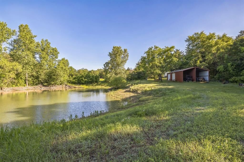 Property Photo:  906 County Road 2770  TX 75446 