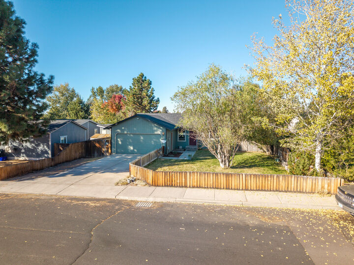 Property Photo: 3001 SW Pumice Place OR 97756