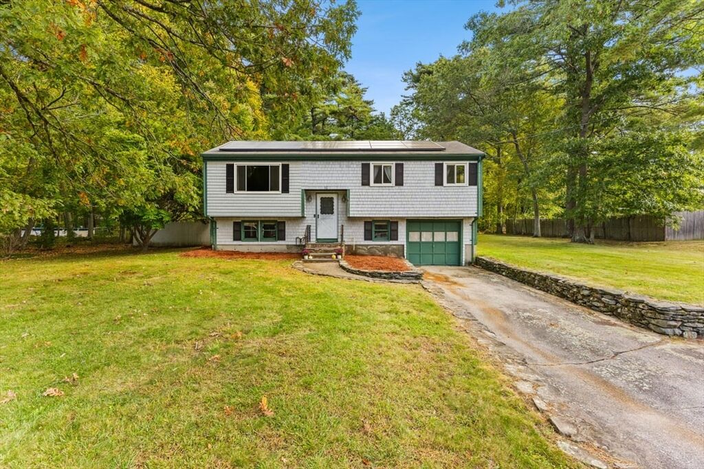 Property Photo:  10 Dean St  MA 02702 