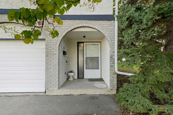 Property Photo: 5400 Dalhousie Drive NW 51 AB T3A 2B4