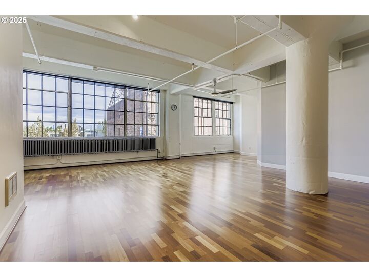 Property Photo: 1314 NW Irving St 303 OR 97209