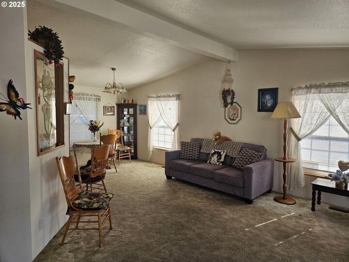 Property Photo:  90797 Travis Ln  OR 97420