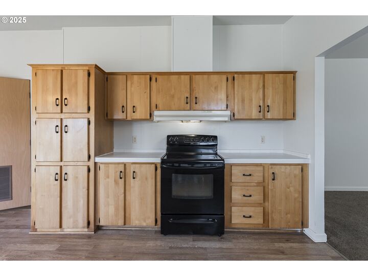 Property Photo:  63981 Wallace Rd  OR 97420