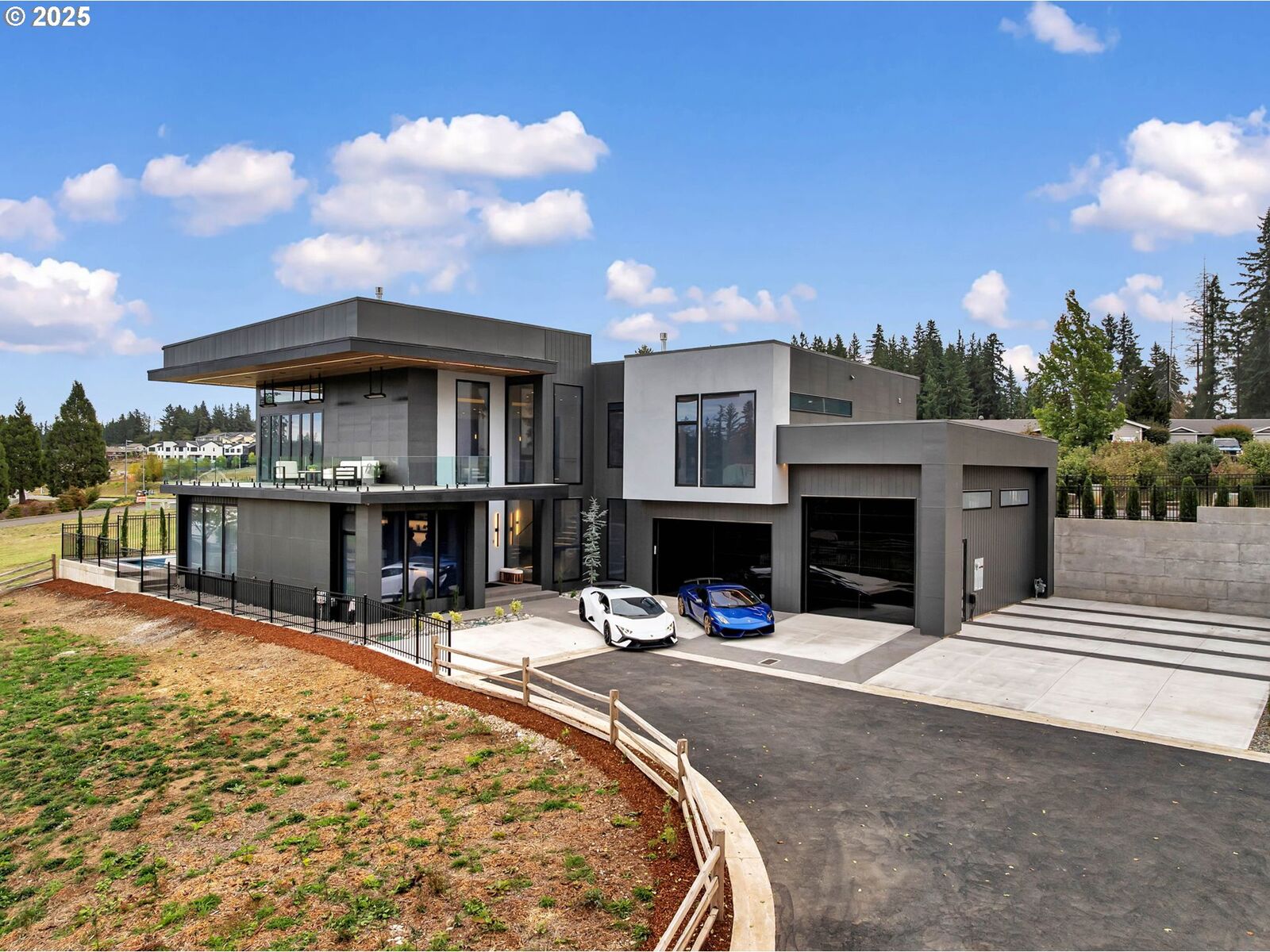 Property Photo: 4541 NW 71st Ave WA 98607