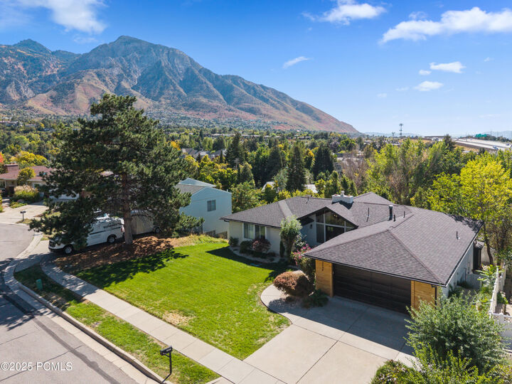 Property Photo: 3554 E Suniland Circle UT 84109