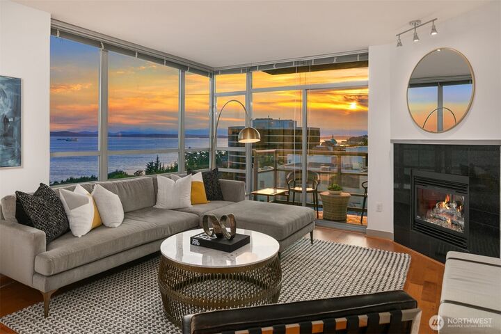 Property Photo:  2929  1st Avenue 600  WA 98121 