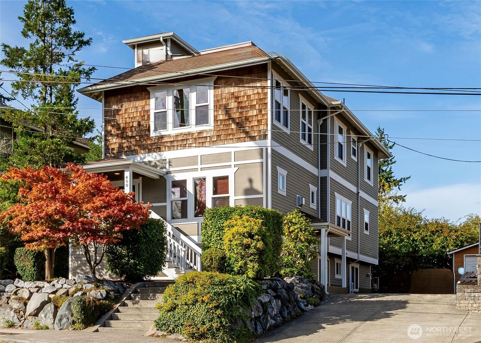 Property Photo: 400 NE 50th Street WA 98105