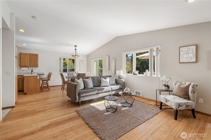 Property Photo: 19430 Fremont Avenue N WA 98133