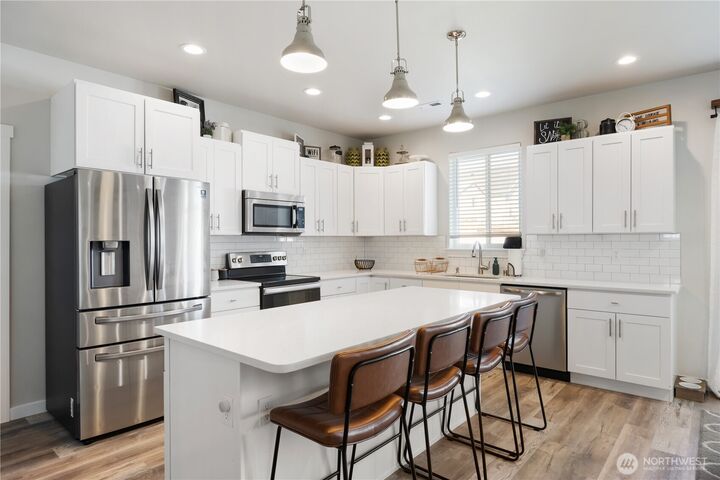 Property Photo: 1420 W Century Street WA 98837