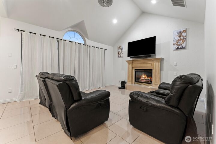 Property Photo: 1205 E Rainier Street WA 99344