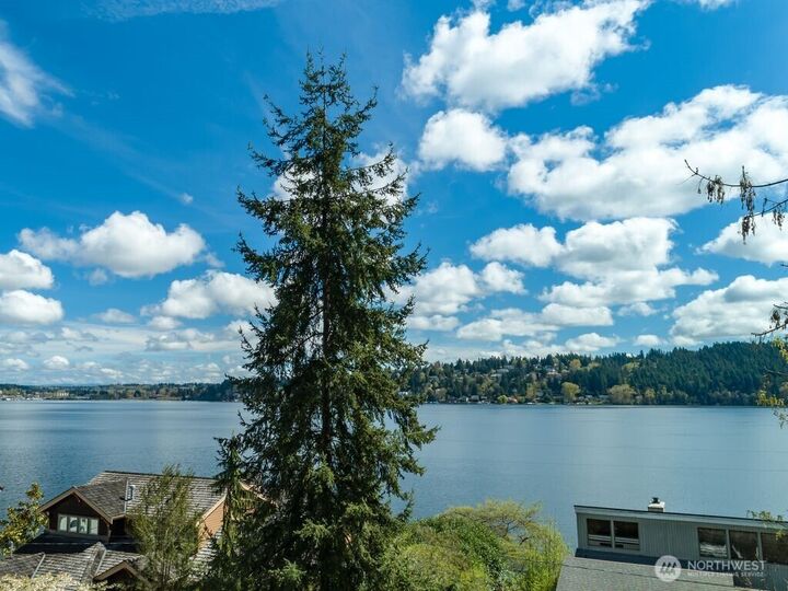 Property Photo: 146 Xx 40th Avenue NE WA 98155