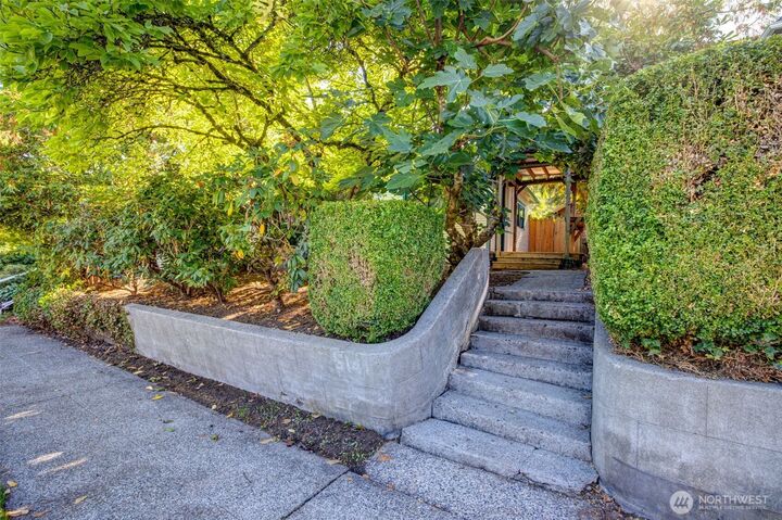 5141 S Mead Street  Seattle WA 98118 photo