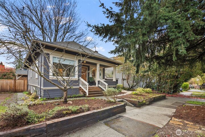 Property Photo:  4642  Eastern Avenue N  WA 98103 