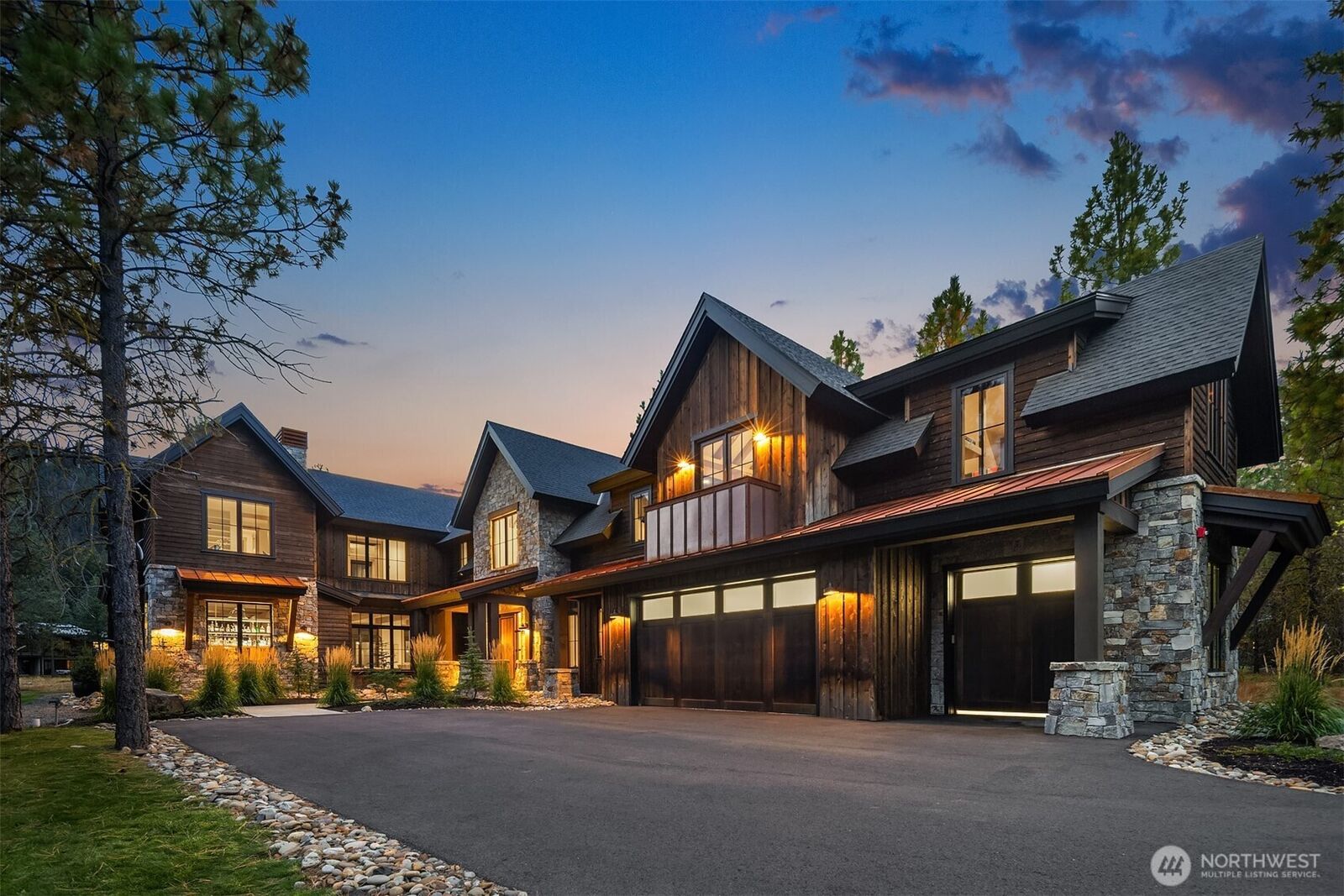 Property Photo:  300  Gold Leaf Lane  WA 98922 