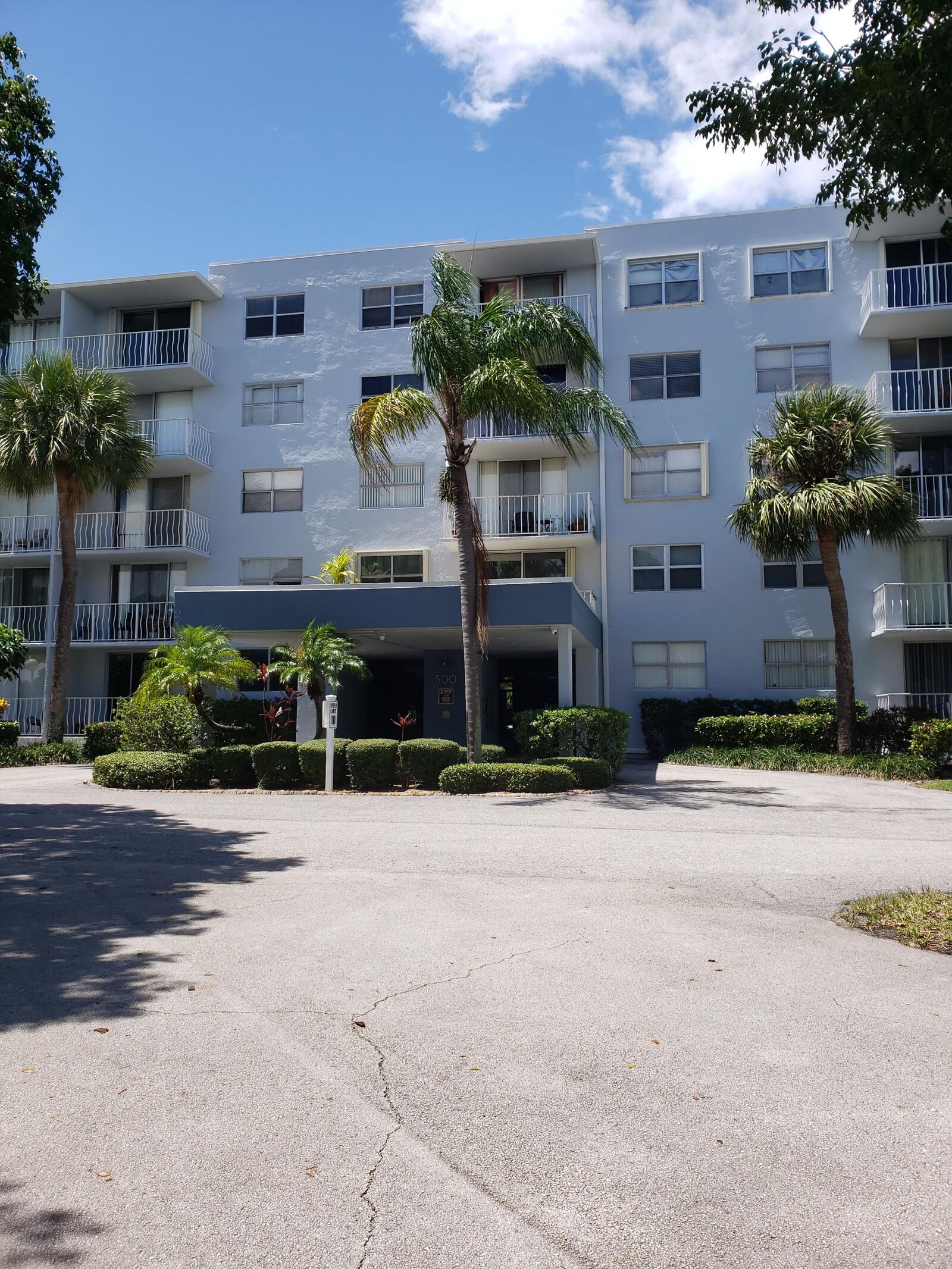Property Photo: 500 Executive Center Drive 2K FL 33401