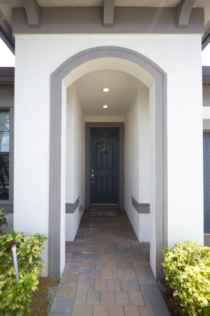 Property Photo: 833 SE Courances Drive FL 34984