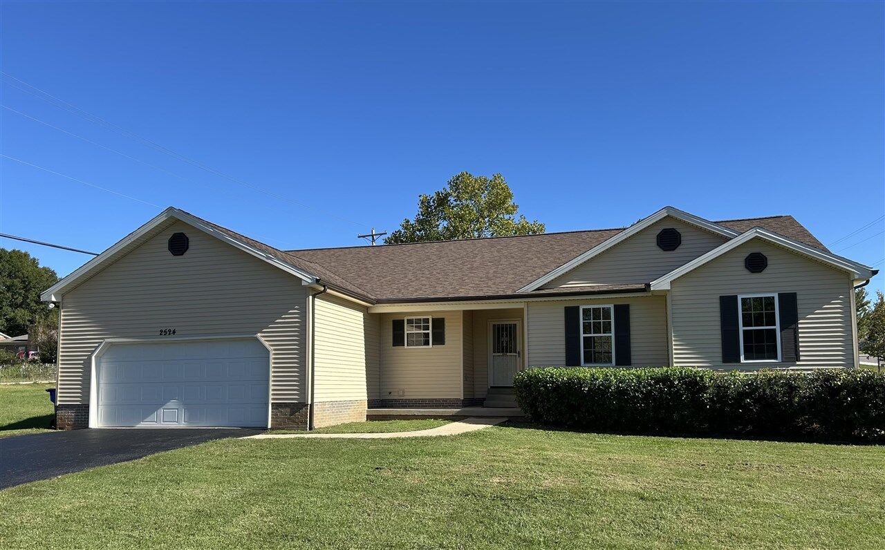 Property Photo: 2524 Stonebridge Lane KY 42101