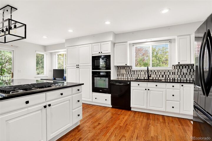 Property Photo:  7041 Chestnut Hill Trail  CO 80130 